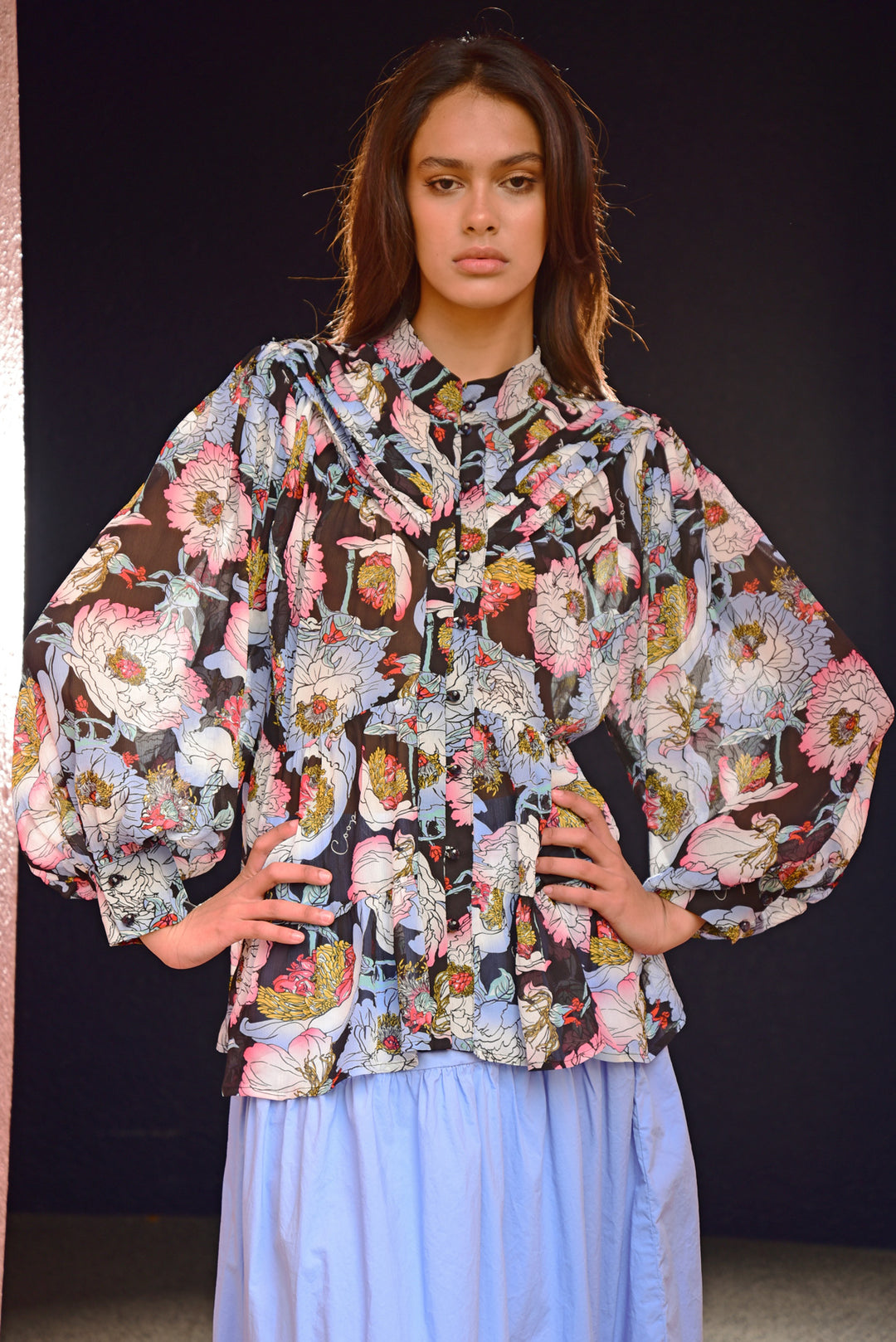 Make A V Line Top - Sweet Peony