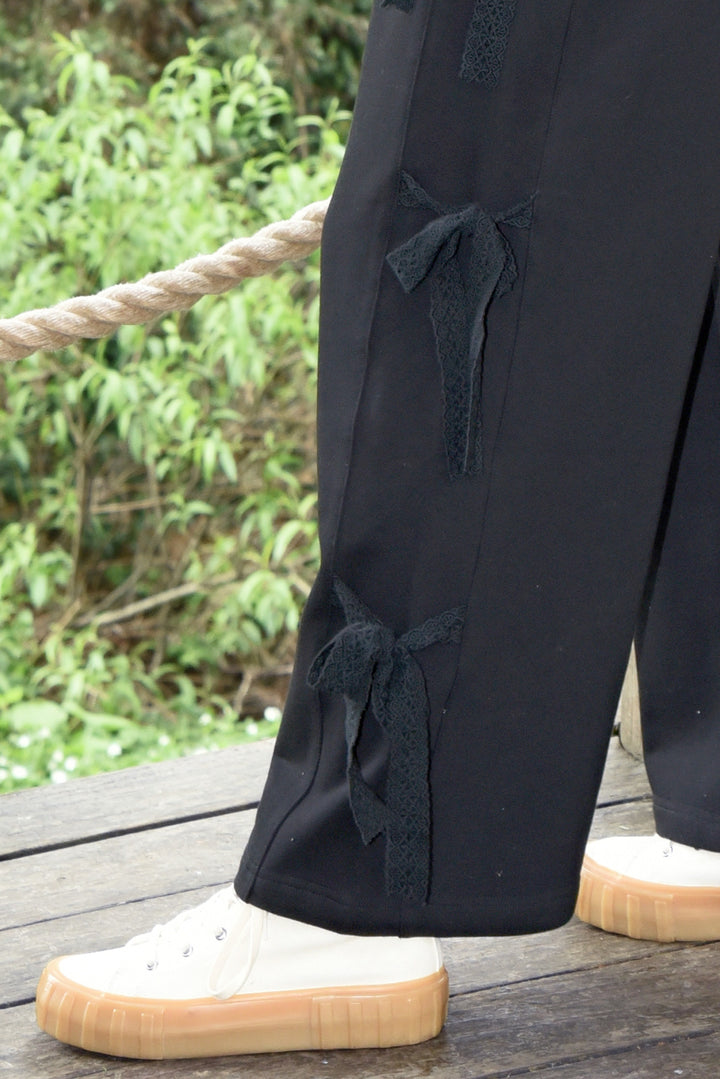 On The Right Track Trackpant - Black