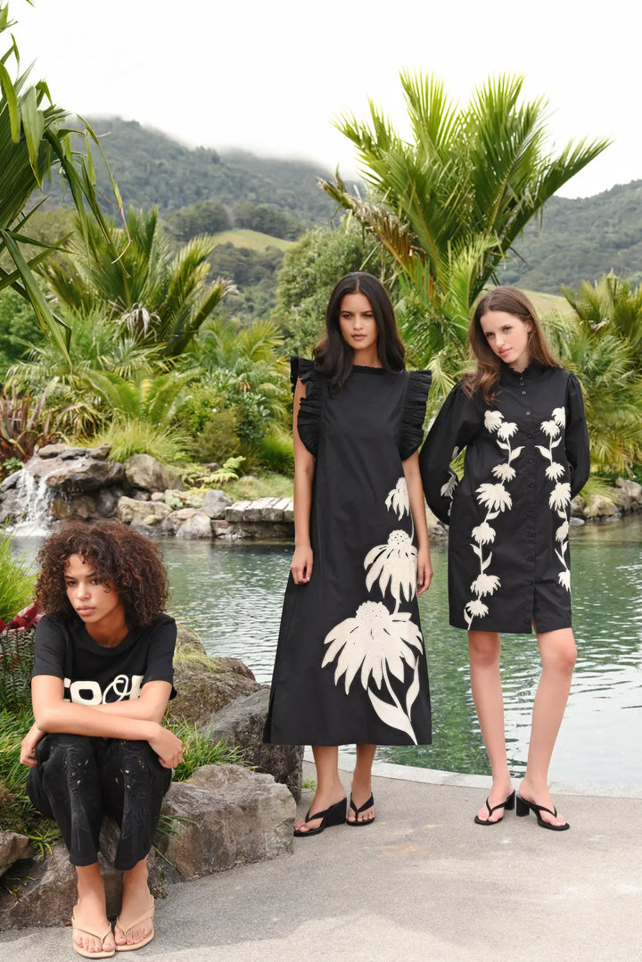 Three-Meandous Blooms Dress - Black