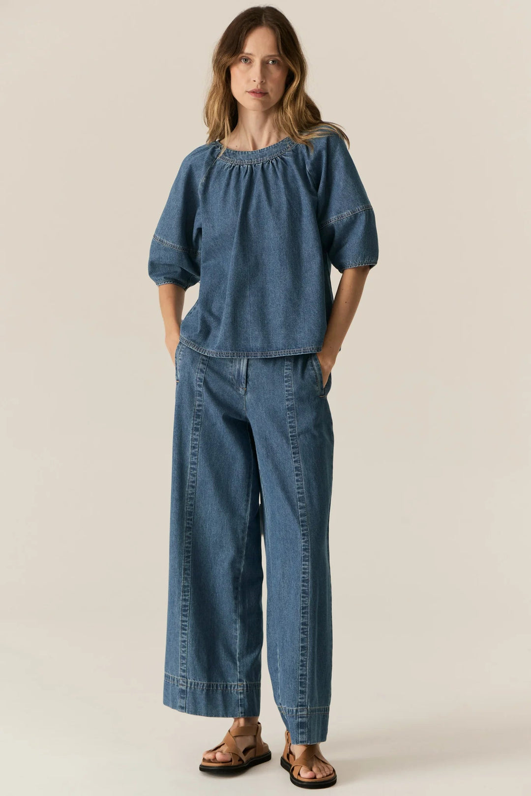 Pol Clothing Carsen Cropped Pant Light Wash