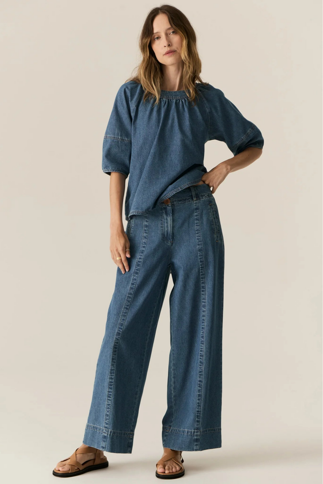 Pol Clothing Carsen Cropped Pant Light Wash