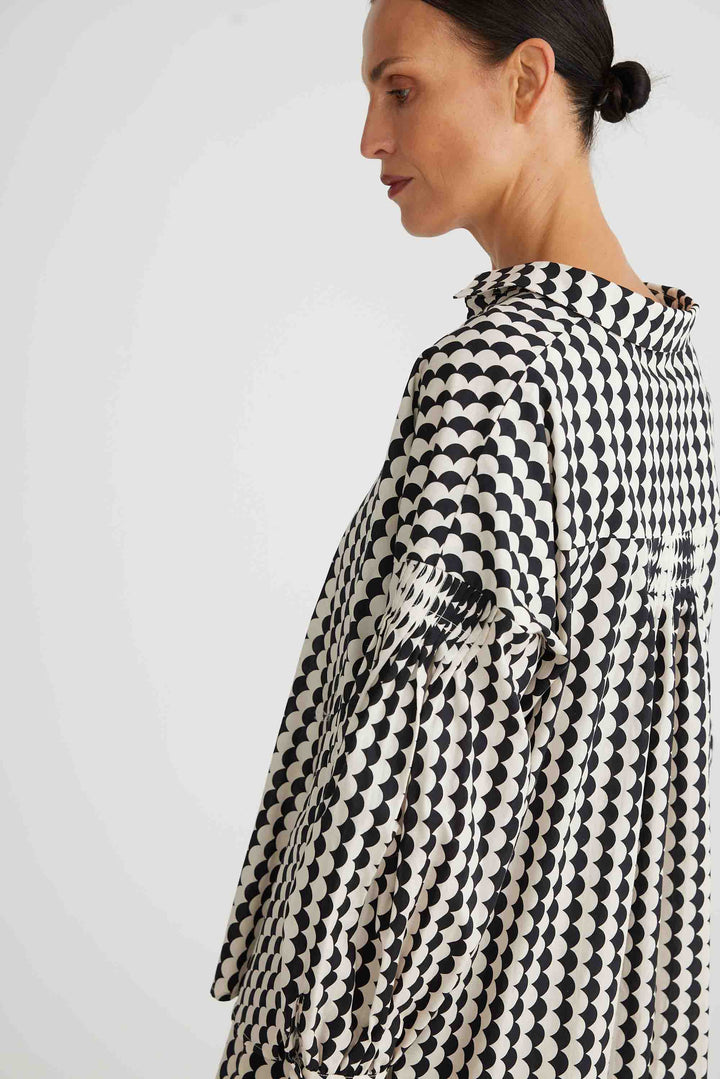 Duchess Shirt - Black + White Scallop
