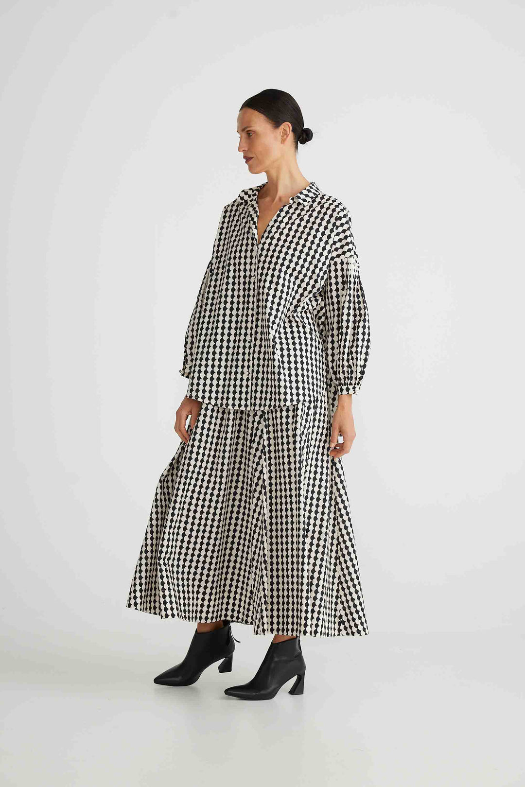 Duchess Shirt - Black + White Scallop