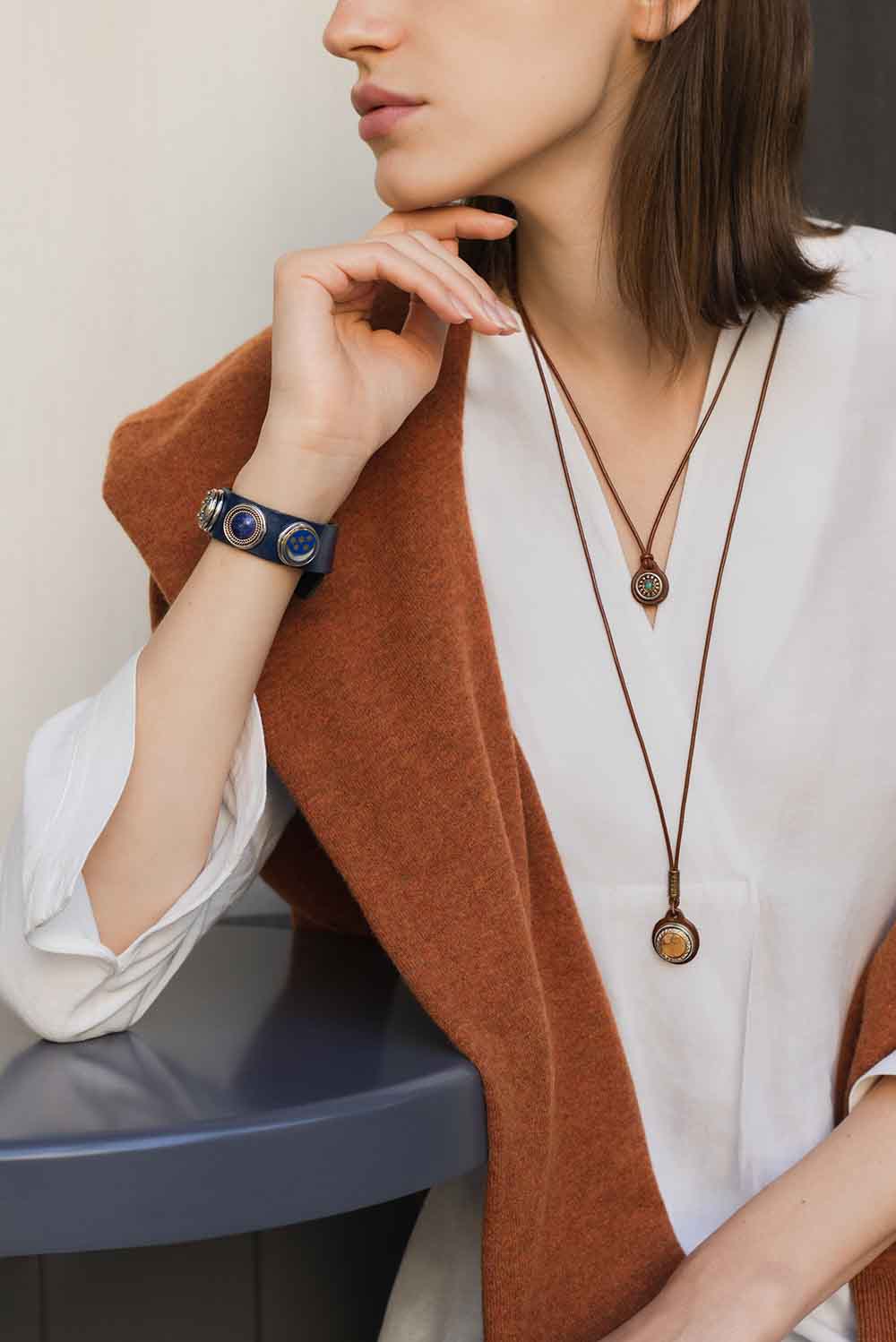 Sol Petite Leather Necklace - Mid Brown
